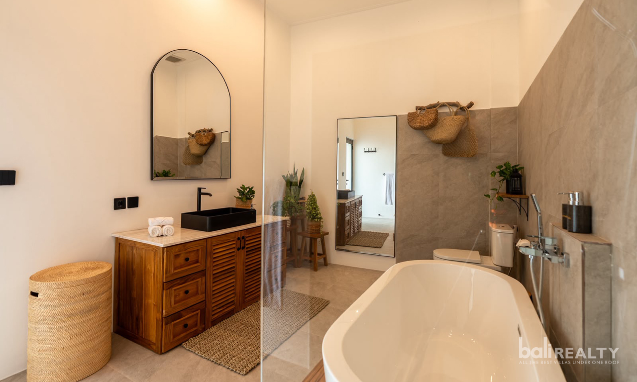 Brand New 3-Bedroom Villa for Sale with 37-Year Leasehold in Tumbak Bayuh — image 10