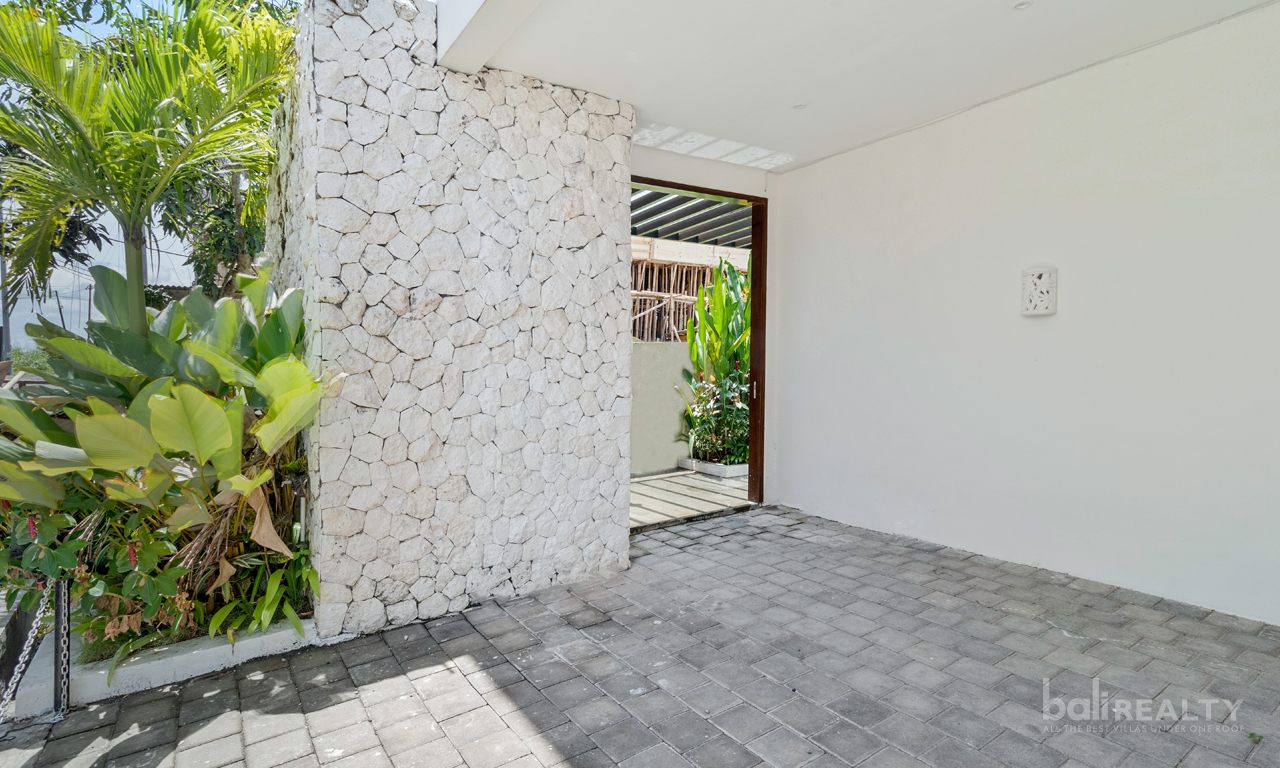 Cemagi Beachside: Two-Bedroom Villa with additional 150 sqm vacant land. Just 200 meters from the Beach! — image 10