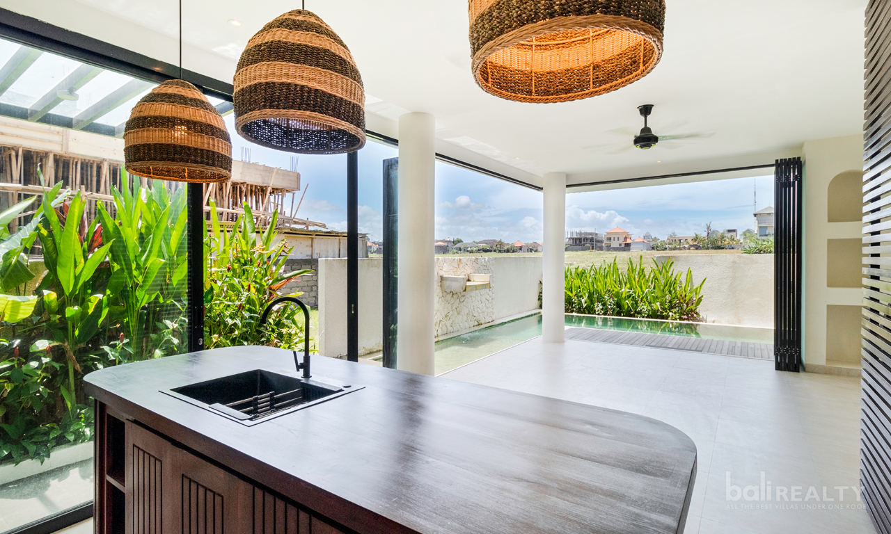 Cemagi Beachside: Two-Bedroom Villa with additional 150 sqm vacant land. Just 200 meters from the Beach! — image 2