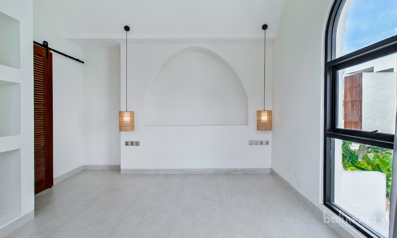 Cemagi Beachside: Two-Bedroom Villa with additional 150 sqm vacant land. Just 200 meters from the Beach! — image 3