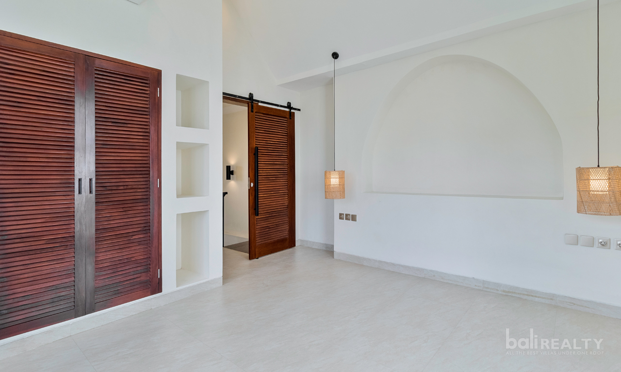 Cemagi Beachside: Two-Bedroom Villa with additional 150 sqm vacant land. Just 200 meters from the Beach! — image 6