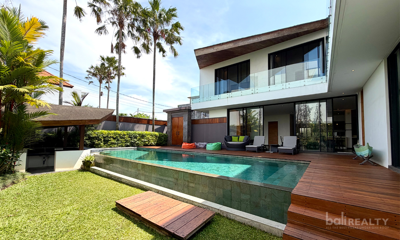 Family-Friendly Three-Bedroom Villa Near Cemagi Beaches: Yearly and Monthly Rental