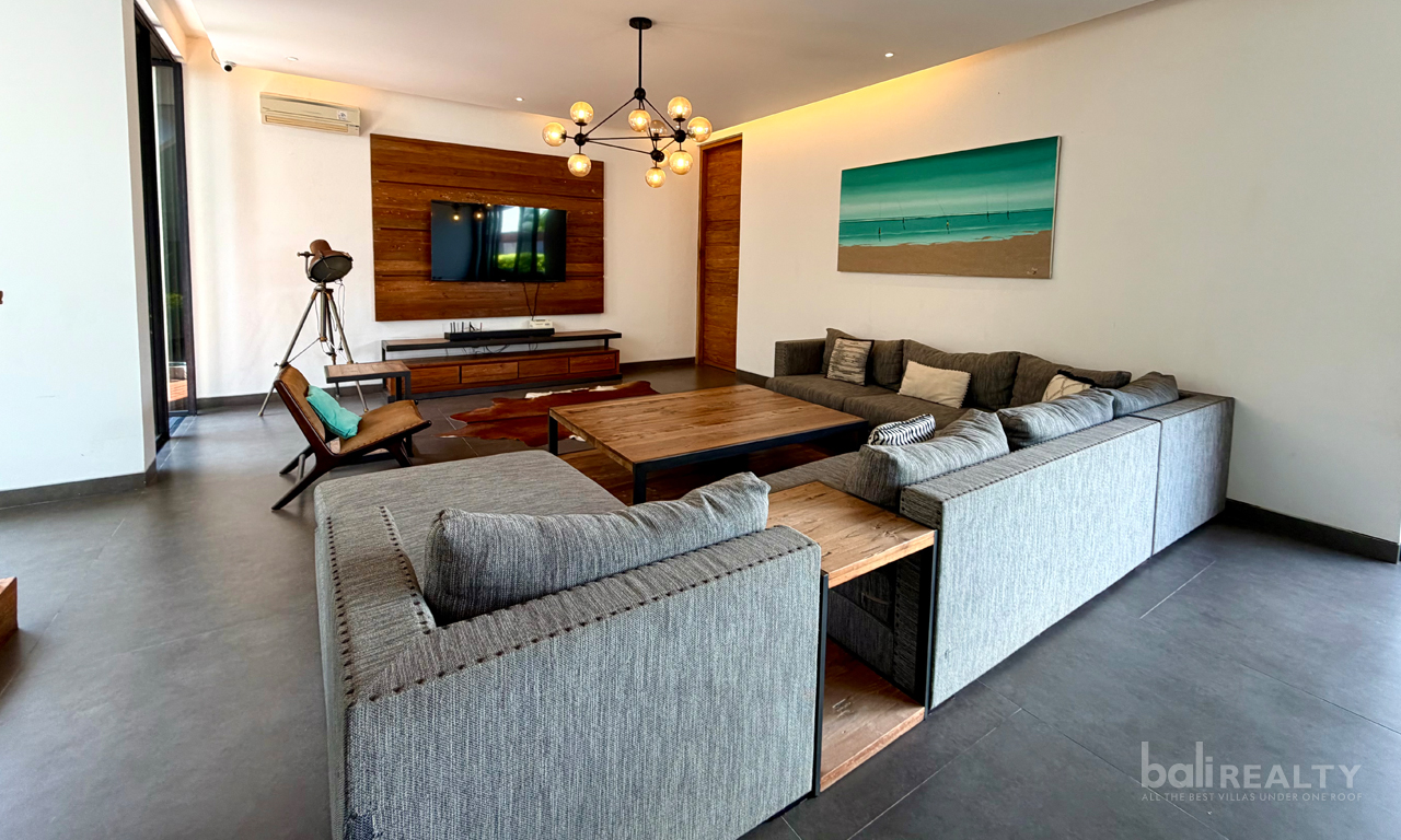 Family-Friendly Three-Bedroom Villa Near Cemagi Beaches: Yearly and Monthly Rental — image 3