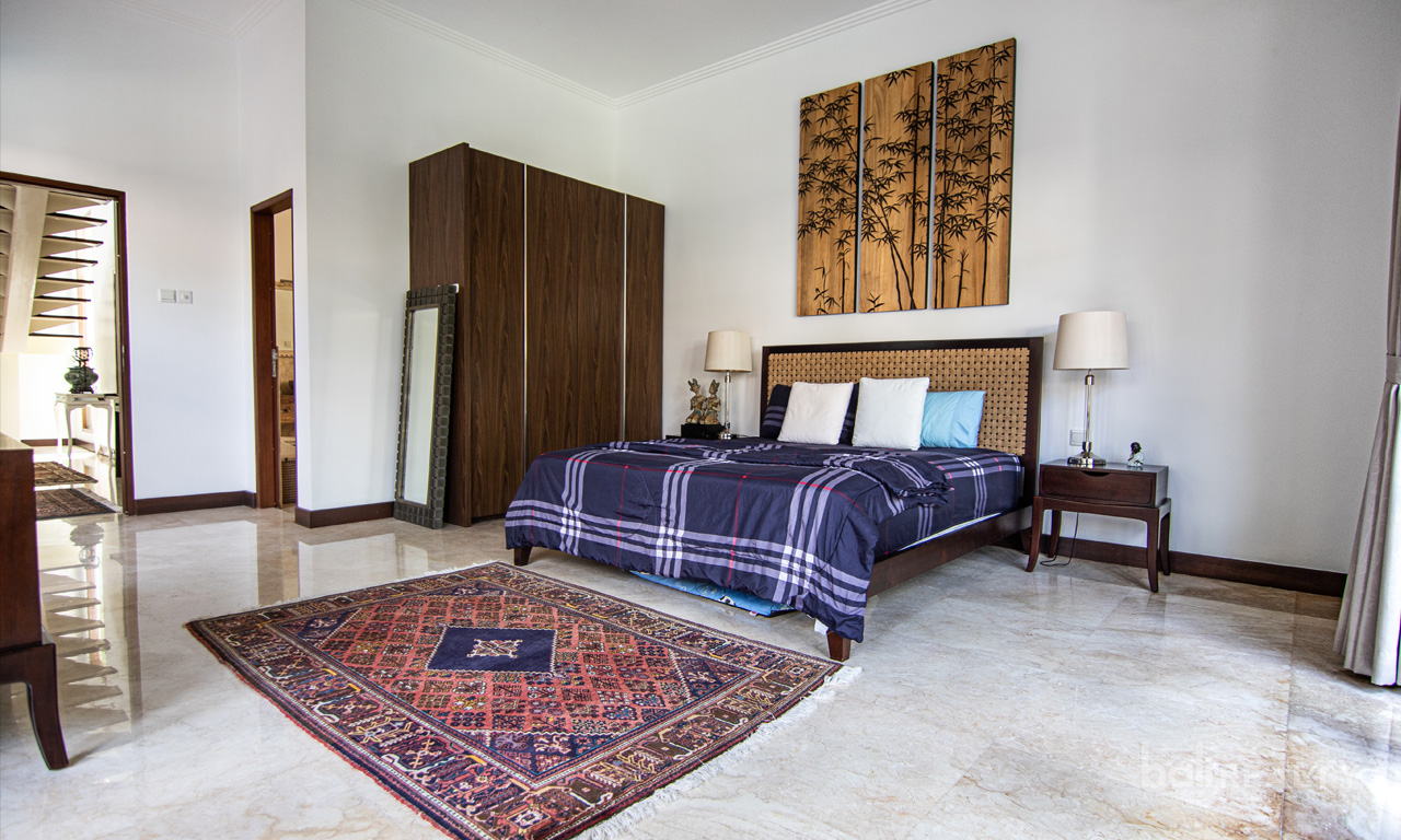 Spacious 3-Bedroom Freehold Villa on 663sqm – Walk to Jimbaran Beach 2979 — image 9