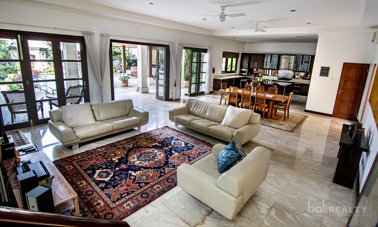 Spacious 3-Bedroom Freehold Villa on 663sqm – Walk to Jimbaran Beach 2979 — image 3