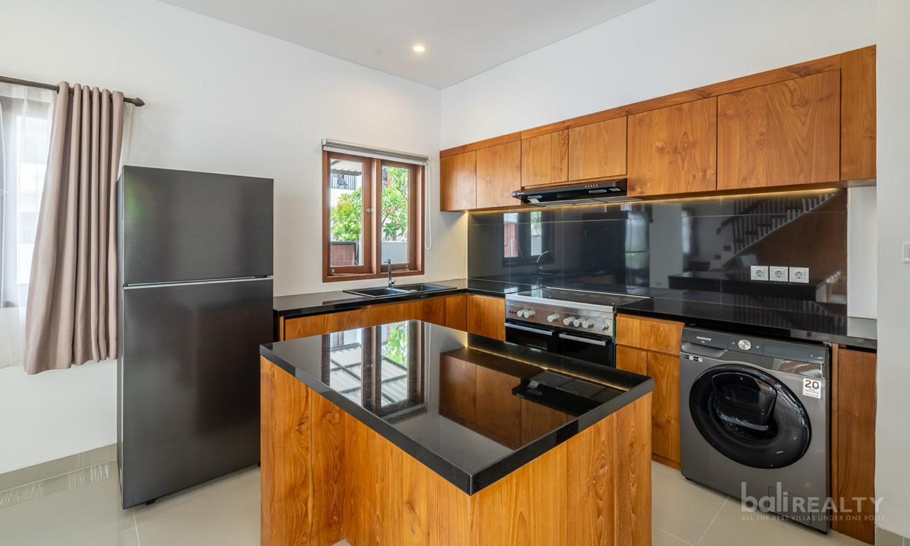 Newly Built Four-Bedroom Villa in Prime Kerobokan Location — image 4