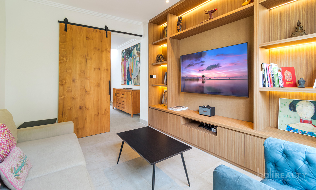 Contemporary Cozy Three-Bedroom Freehold Villa in the Seminyak Area — image 3