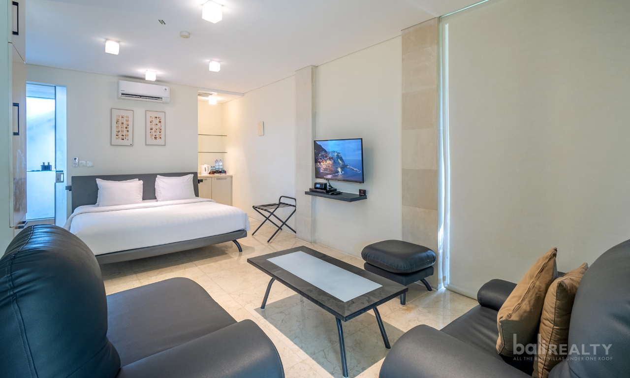Ground Floor Studio Apartment with 21 Year Lease on the Double Six Beachfront — image 6