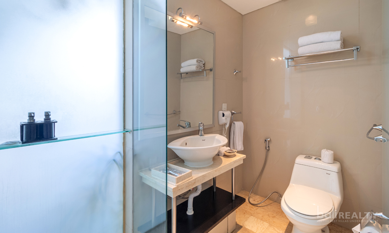 Ground Floor Studio Apartment with 21 Year Lease on the Double Six Beachfront — image 7