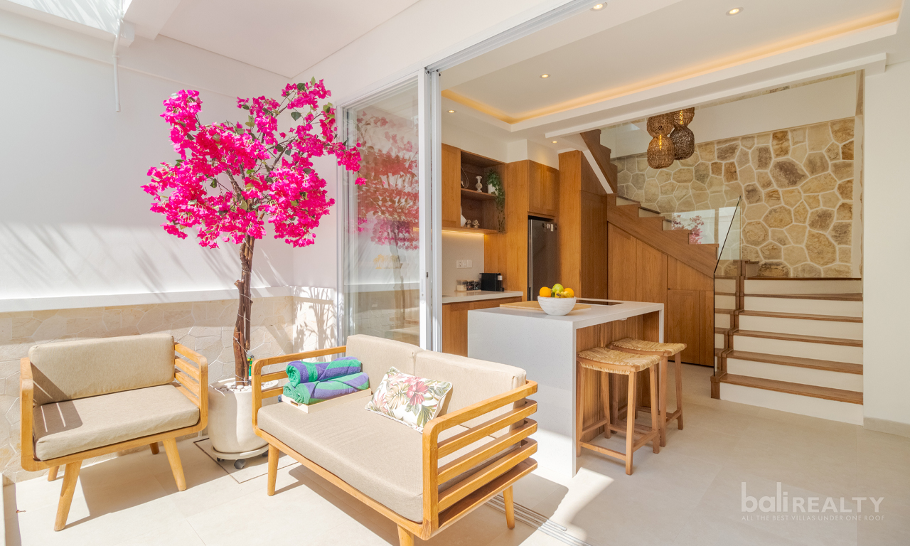 Three-Bedroom Villa in Prime Central Legian: Ideal for Living & Investment — image 1