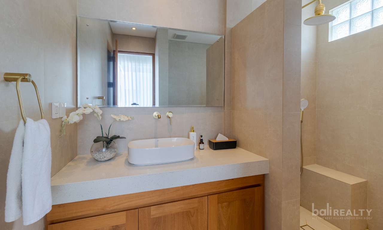 Three-Bedroom Villa in Prime Central Legian: Ideal for Living & Investment — image 8