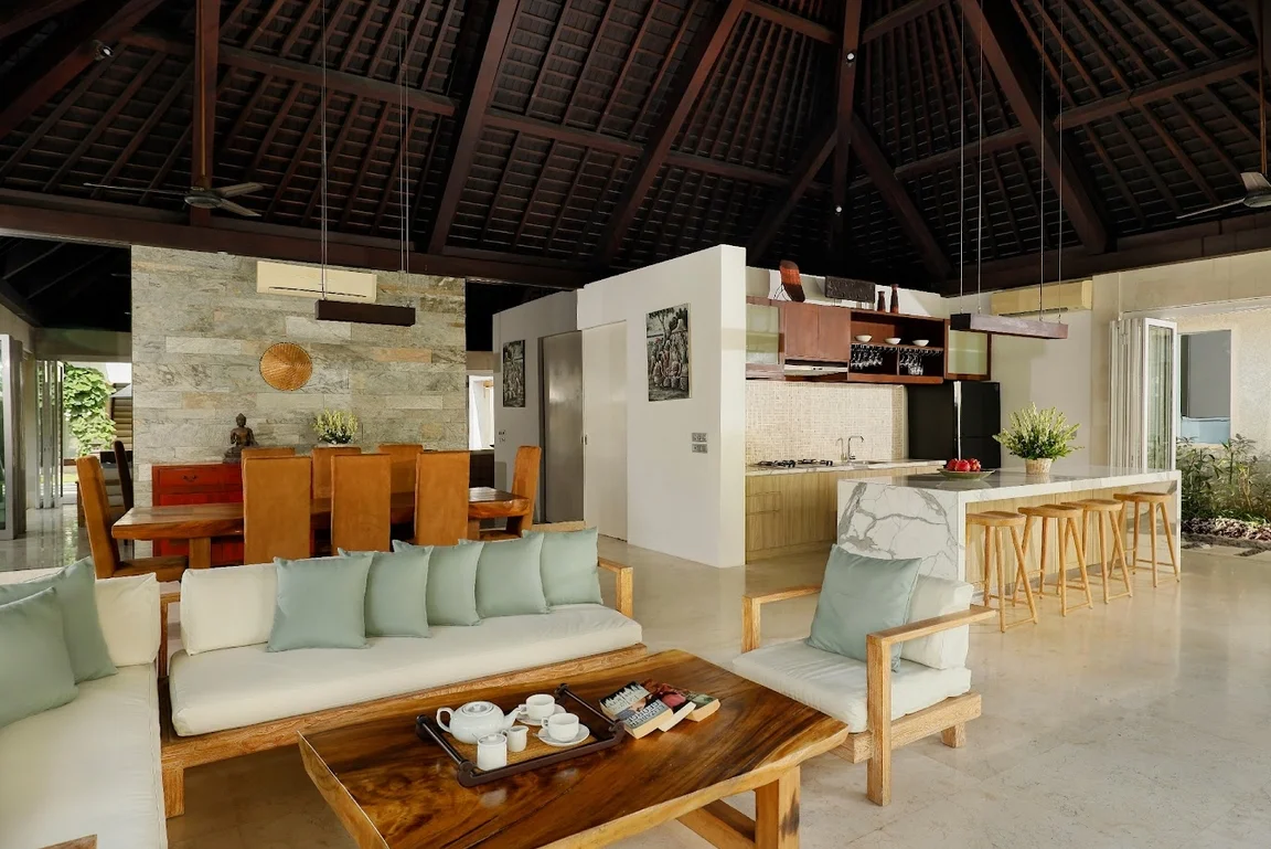 Luxurious 5-Bedroom Private Villa with Pool, Tropical Gardens in Seminyak — image 6