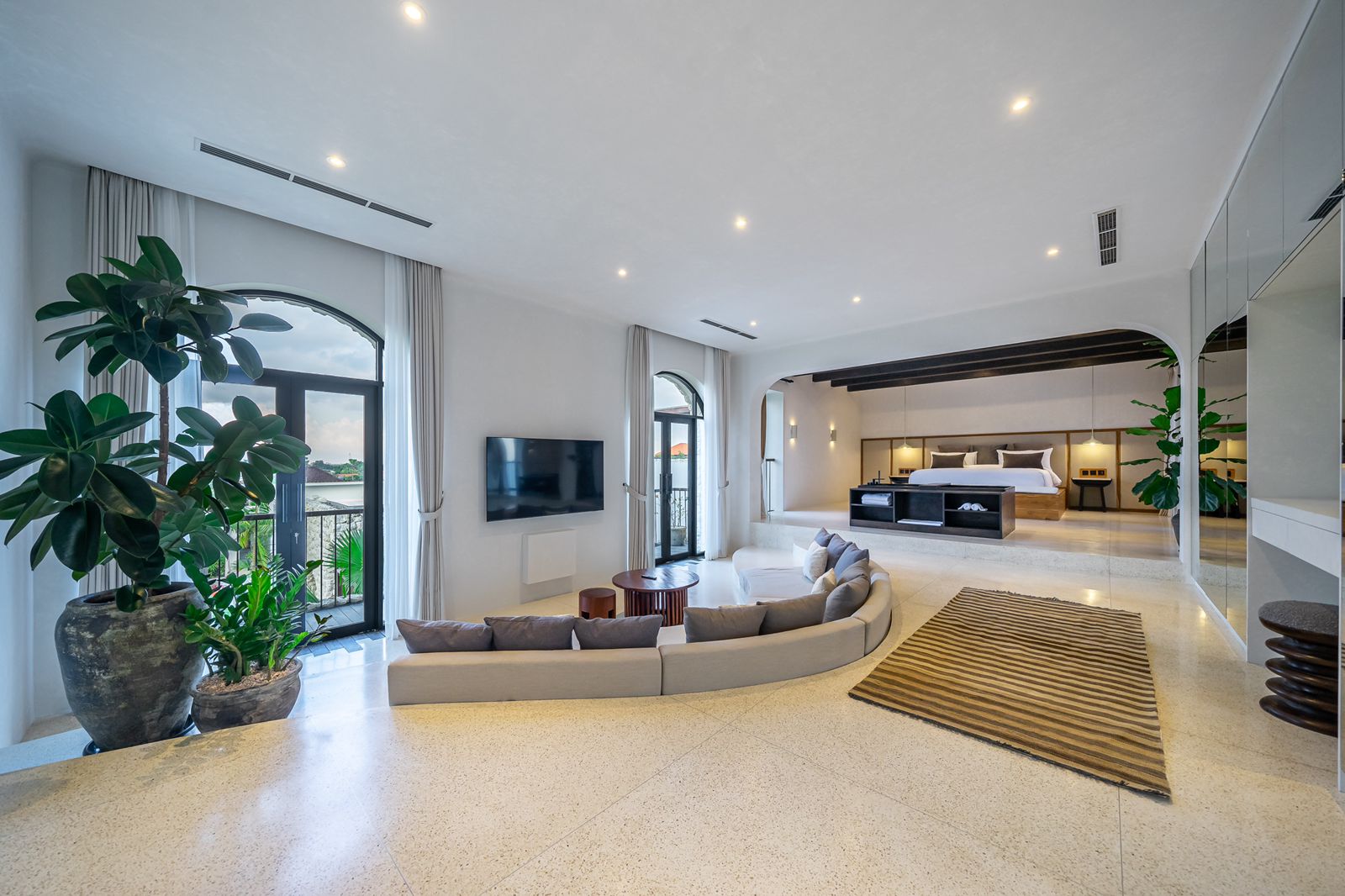 Mediterranean 4+1 Bedroom Villa in Central Berawa — image 6