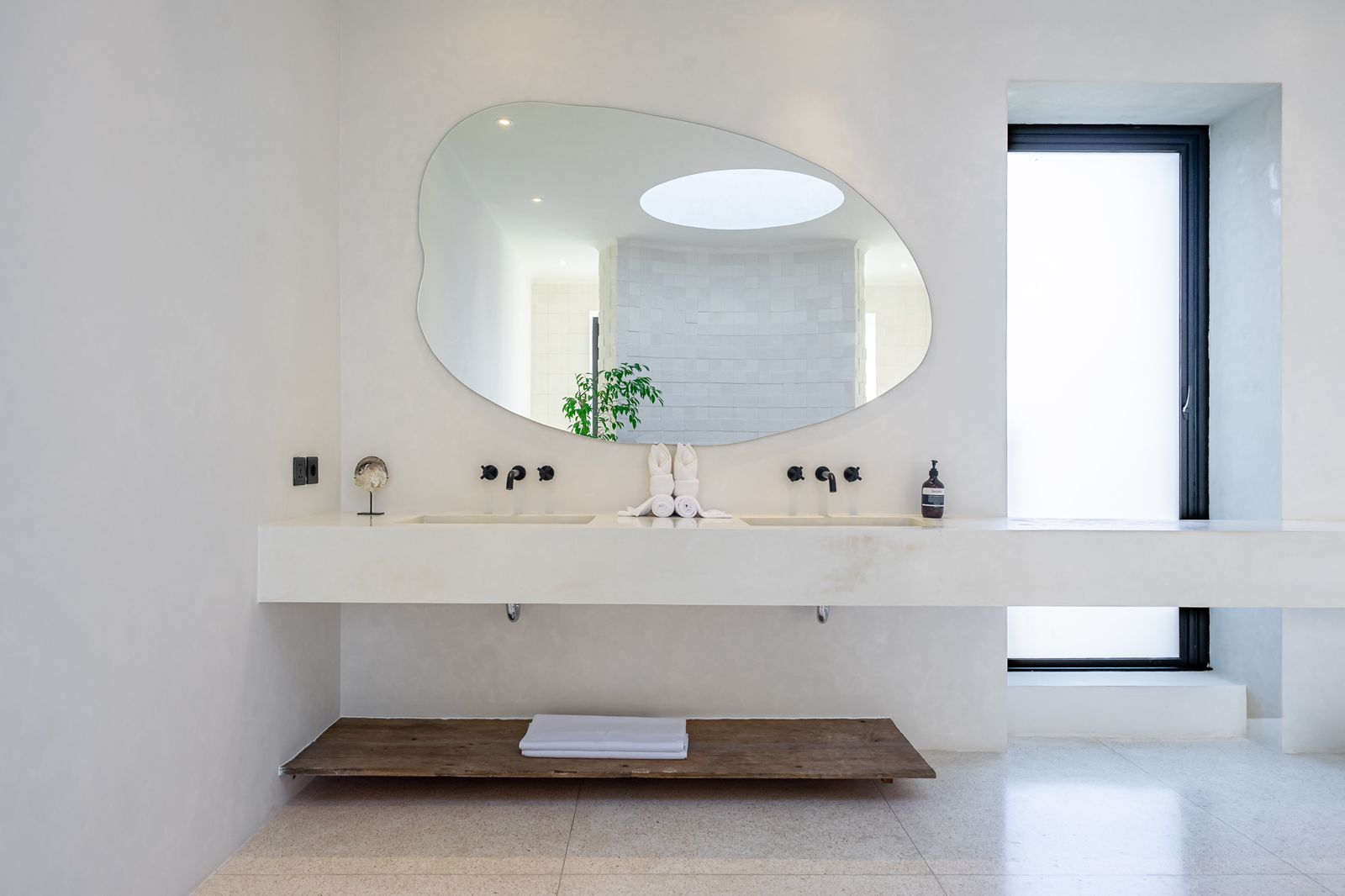 Mediterranean 4+1 Bedroom Villa in Central Berawa — image 14