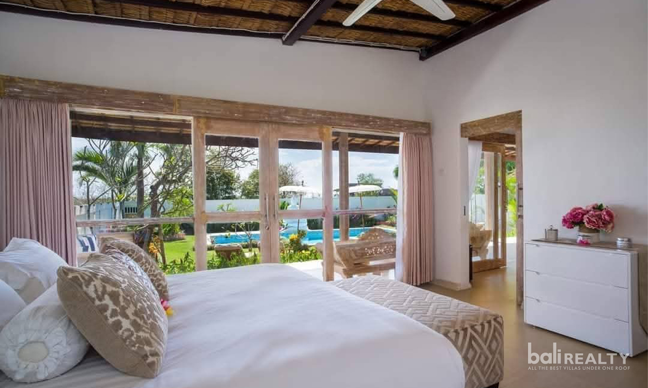 Charming Two-Bedroom Modern Balinese Villa with Tropical Garden for Yearly Rent – Nusa Dua 2976 — image 9
