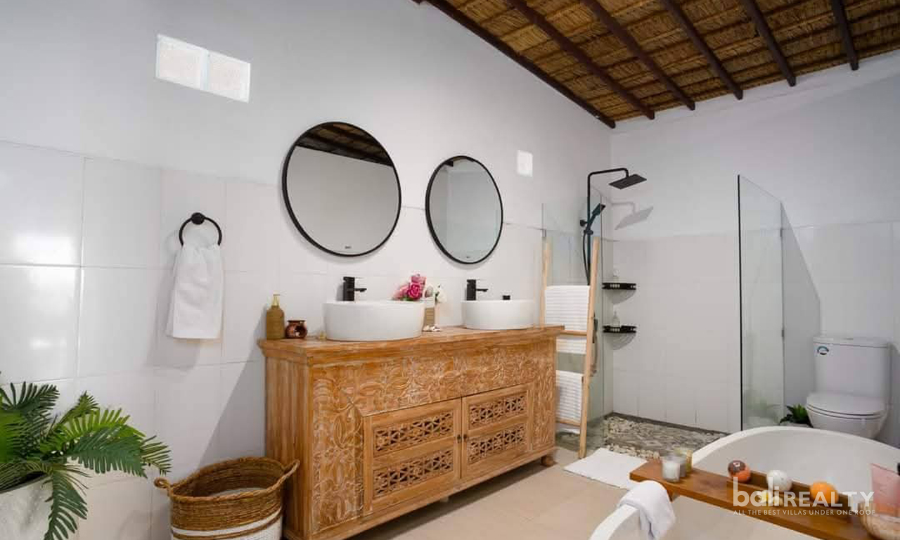 Charming Two-Bedroom Modern Balinese Villa with Tropical Garden for Yearly Rent – Nusa Dua 2976 — image 13