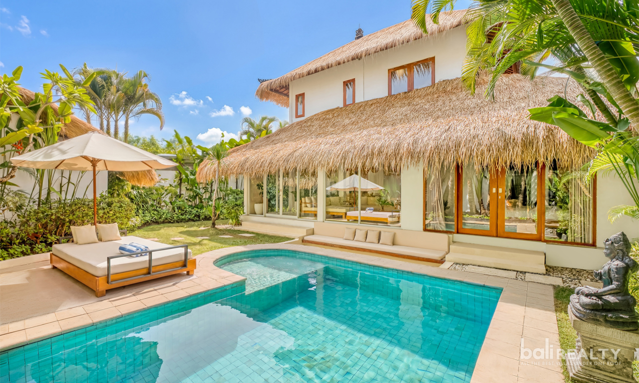 Family-Friendly Four-Bedroom Villa for Yearly Rent in Petitenget, Minutes from the Beach