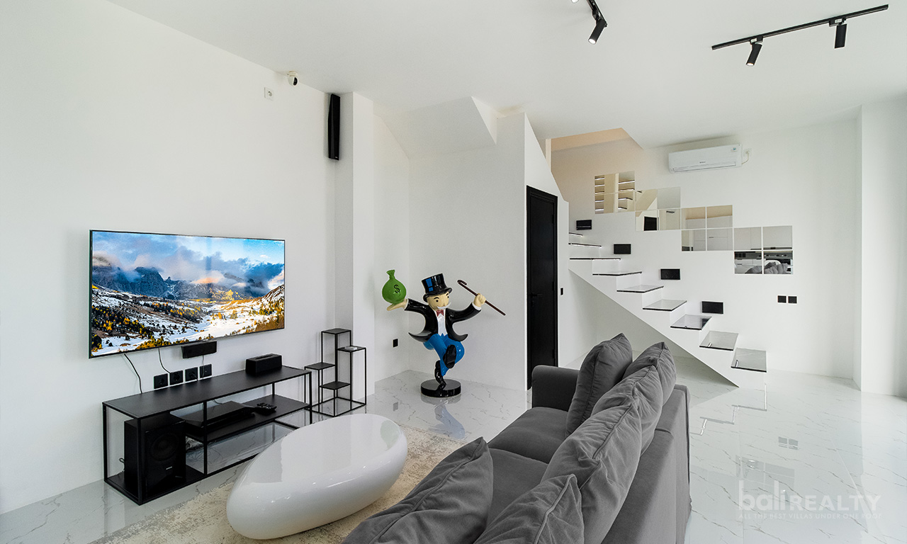 Modern Two-Bedroom Villa with Jacuzzi, 35-Year Lease, Proximity to Pererenan Beach 2527 — image 4