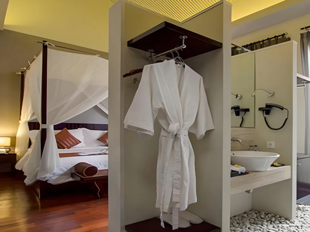Romantic 1-Bedroom Pool Suite Villa in Kuta – Perfect for Honeymoon — image 11