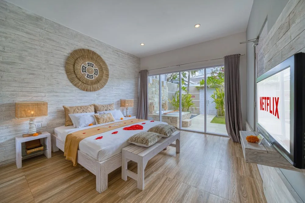 Romantic 1BR Private Villa w/ Pool & Jacuzzi – Tranquil Hideaway in Legian — image 6