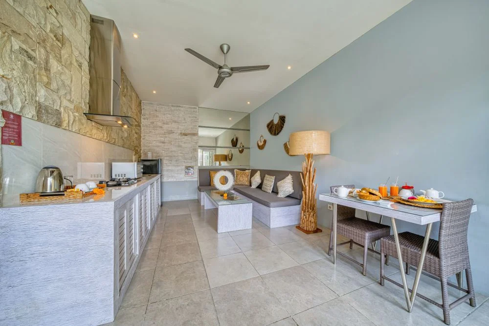 Romantic 1BR Private Villa w/ Pool & Jacuzzi – Tranquil Hideaway in Legian — image 7