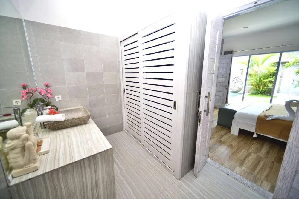 Romantic 1BR Private Villa w/ Pool & Jacuzzi – Tranquil Hideaway in Legian — image 13