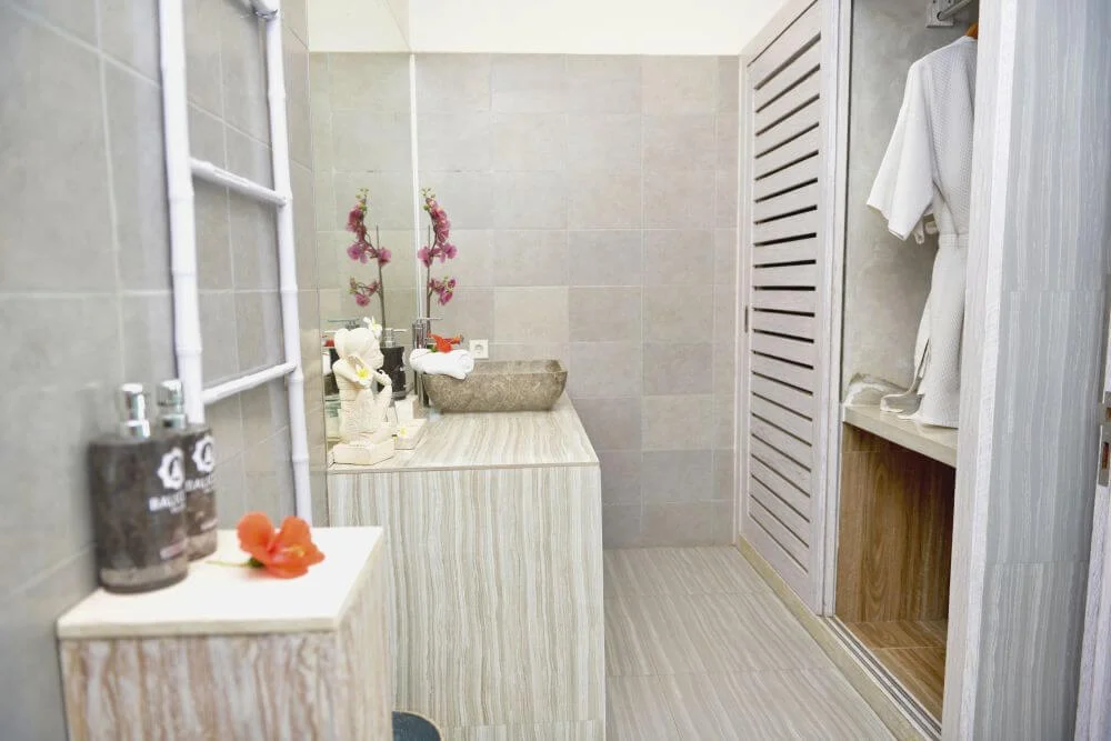 Romantic 1BR Private Villa w/ Pool & Jacuzzi – Tranquil Hideaway in Legian — image 12