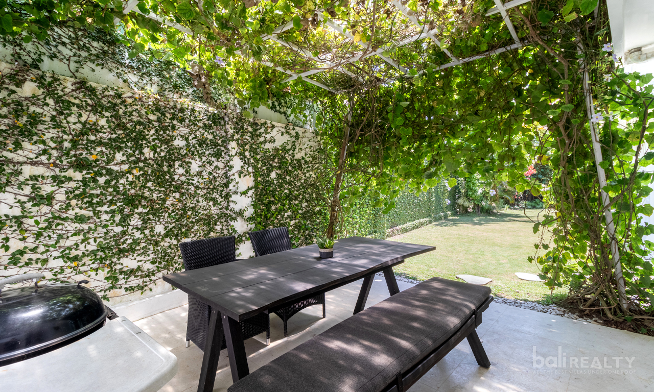 Yearly Rental: Tropical Two-Bedroom Villa in Mertasari Sanur, Steps from the Beach — image 13