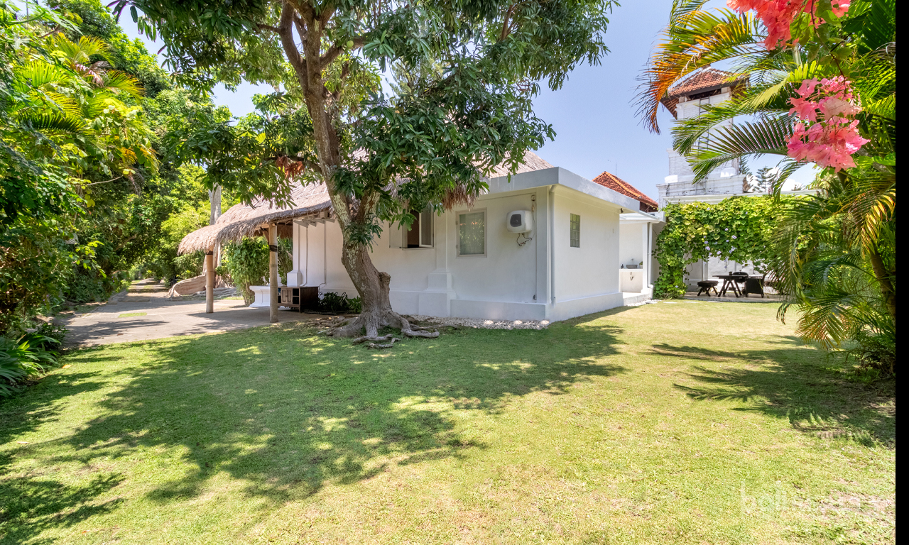 Yearly Rental: Tropical Two-Bedroom Villa in Mertasari Sanur, Steps from the Beach — image 15