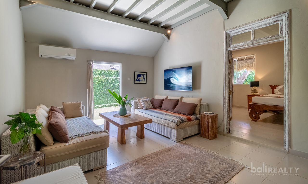 Yearly Rental: Tropical Two-Bedroom Villa in Mertasari Sanur, Steps from the Beach — image 4