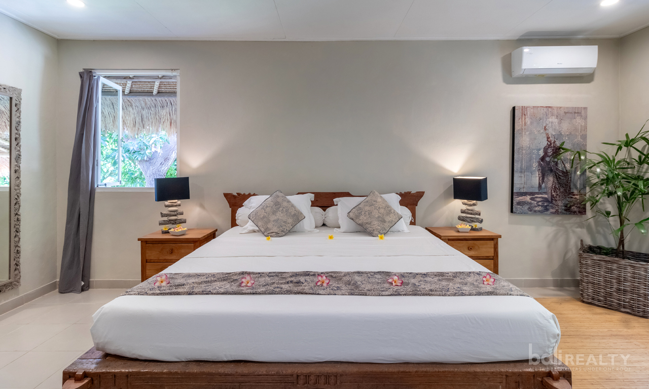 Yearly Rental: Tropical Two-Bedroom Villa in Mertasari Sanur, Steps from the Beach — image 7
