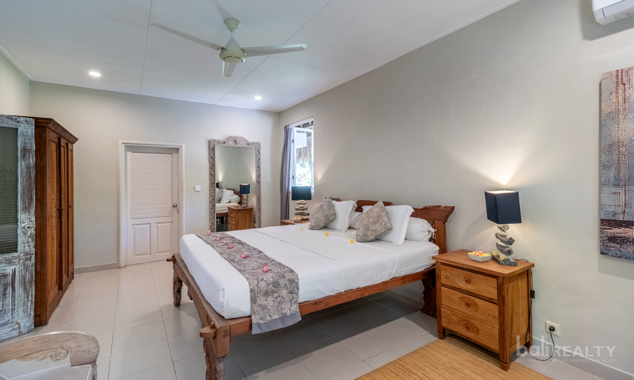 Yearly Rental: Tropical Two-Bedroom Villa in Mertasari Sanur, Steps from the Beach — image 8