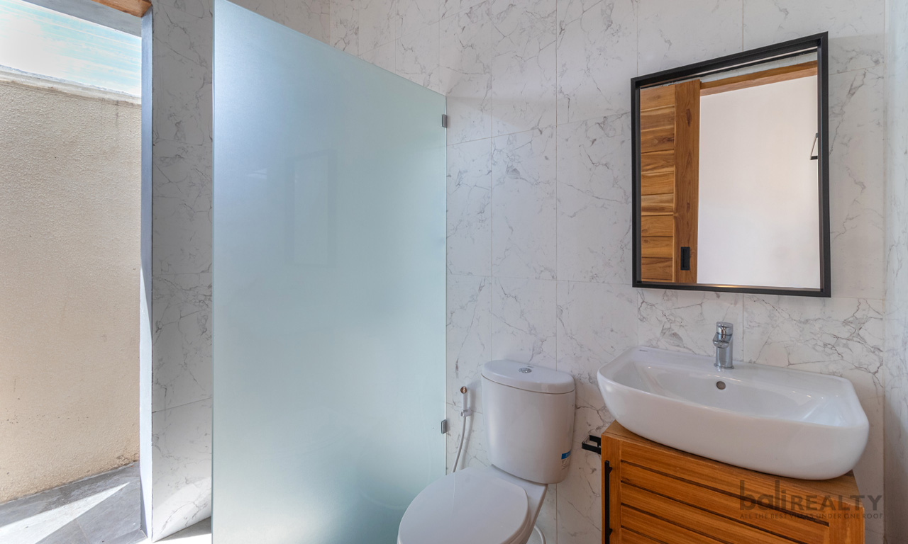Brand New Three-Bedroom Villa with Long Lease in Sanur Beachside — image 8