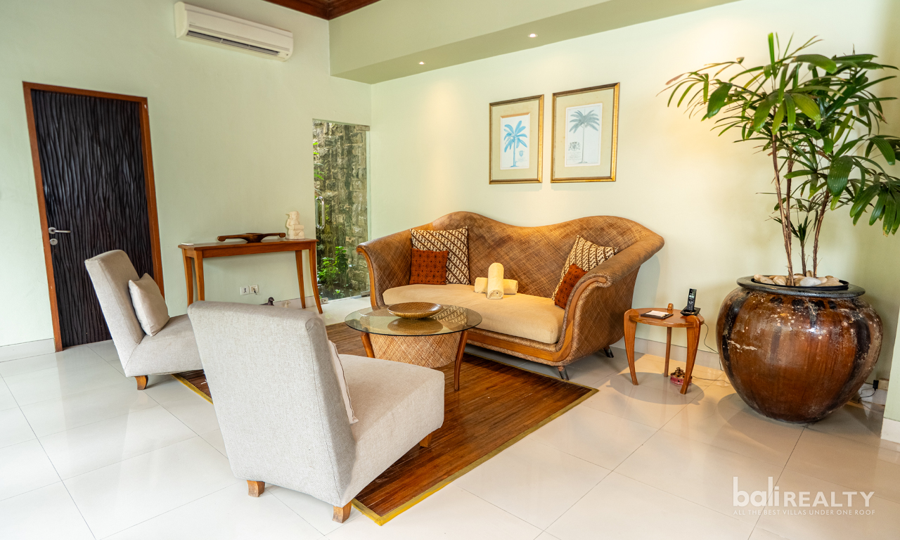 Affordable One-Bedroom Villa for Monthly & Yearly Rental in Strategic Seminyak 3000 — image 2