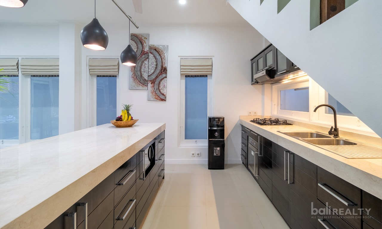 Two-Bedroom Monthly Villa in Seminyak – Fully Furnished and Great Location — image 9
