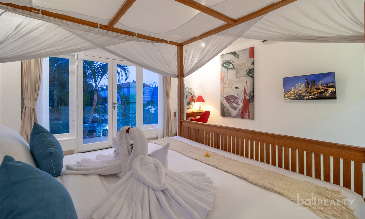 Two-Bedroom Monthly Villa in Seminyak – Fully Furnished and Great Location — image 12