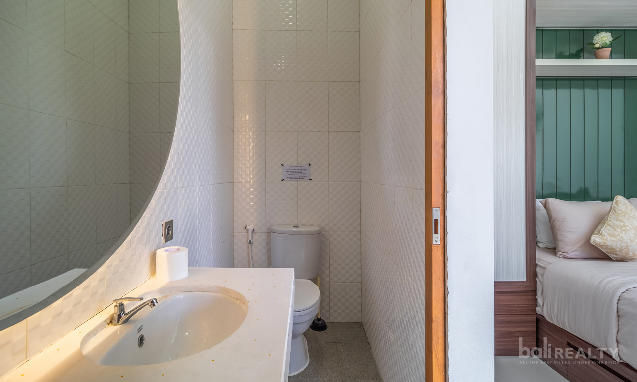 Two-Bedroom Chic Villa in Trendy Seminyak Area: Turnkey Investment 2944 — image 11