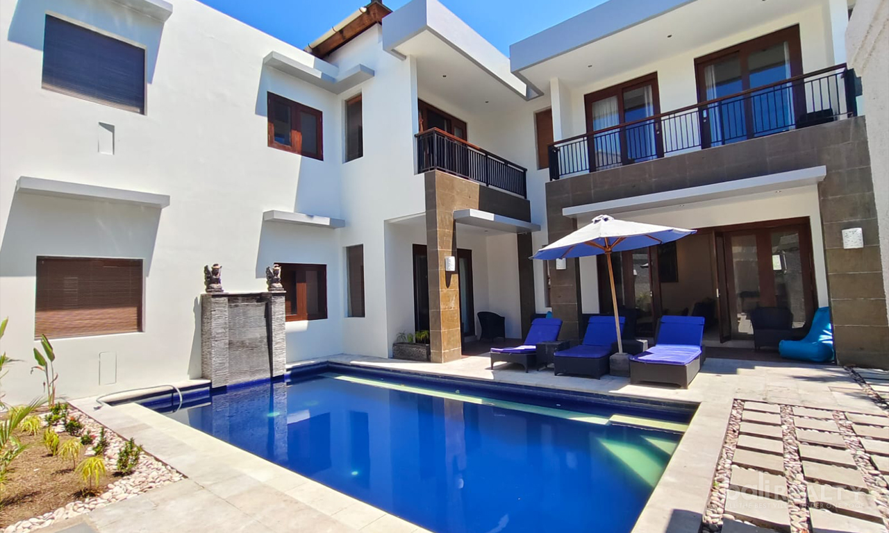 Spacious 3-Bedroom Yearly Rental in Prime Seminyak Location 3008