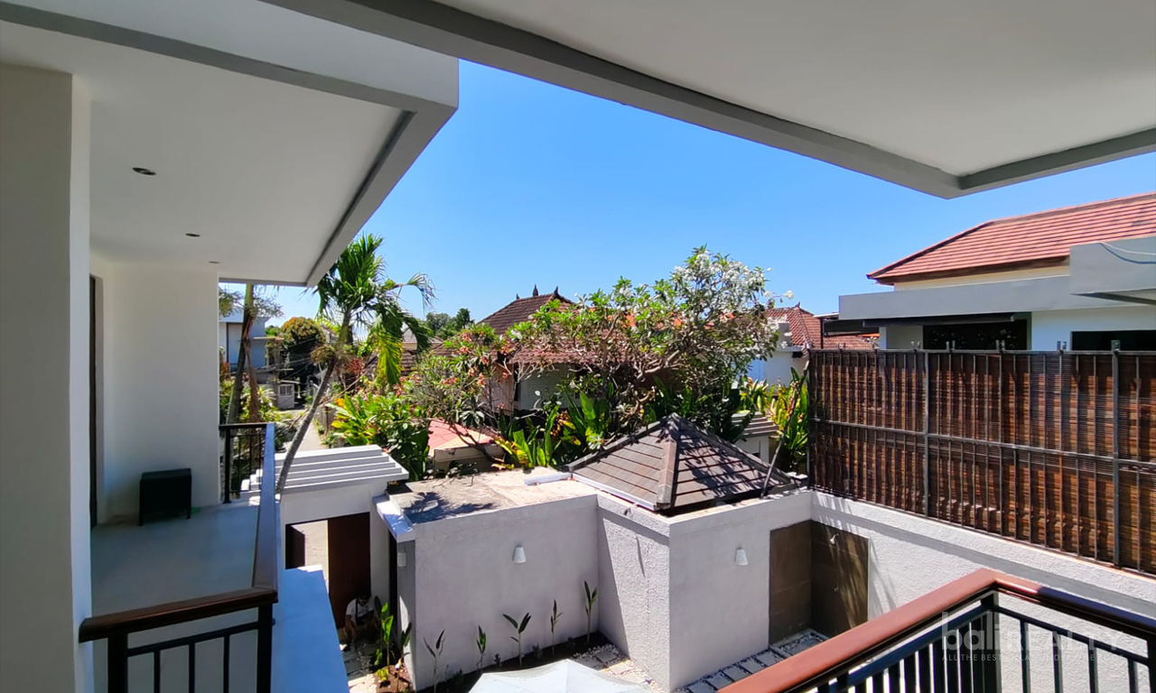 Spacious 3-Bedroom Yearly Rental in Prime Seminyak Location 3008 — image 8