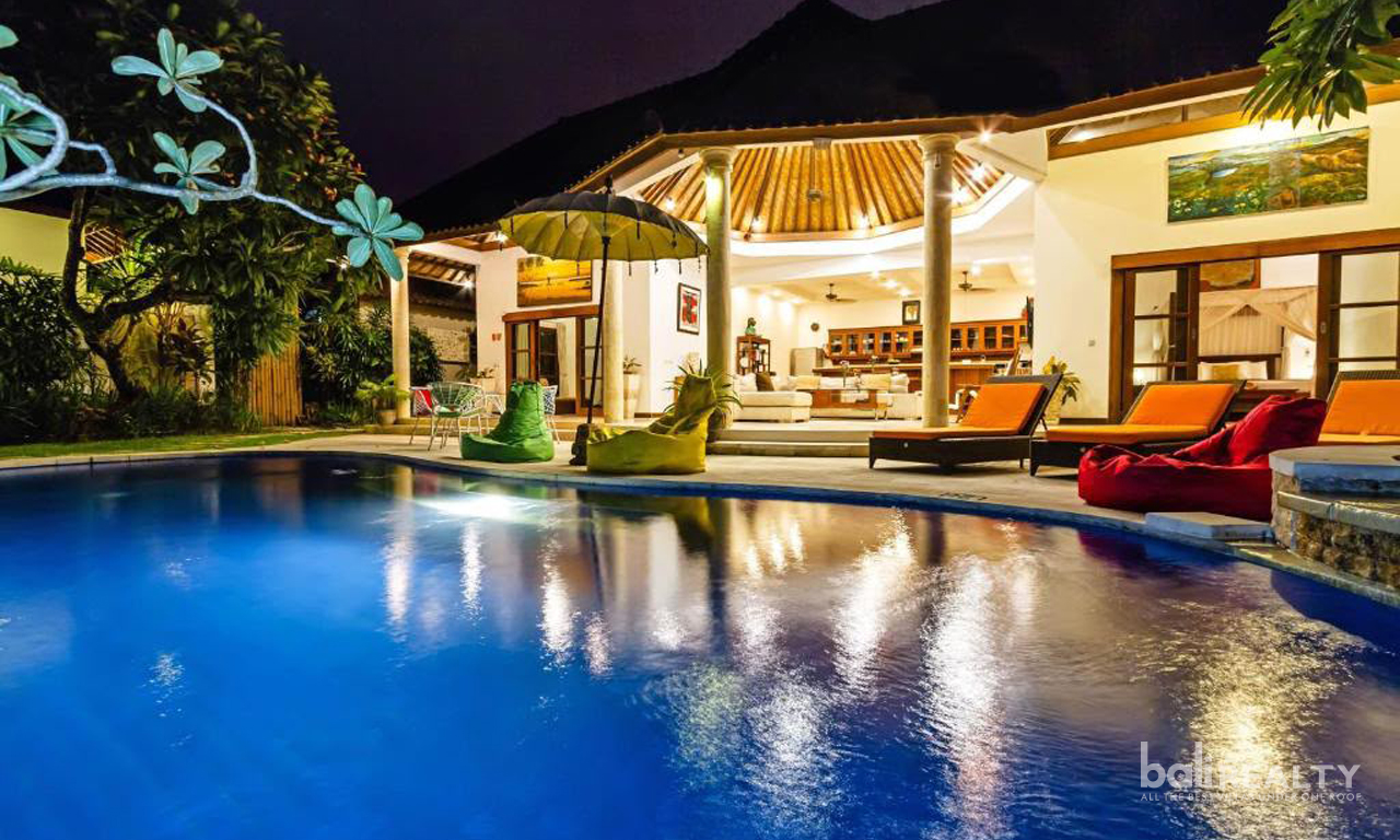 Spacious 3-Bedroom Villa in Prime Seminyak for Long-Term Rental 3011