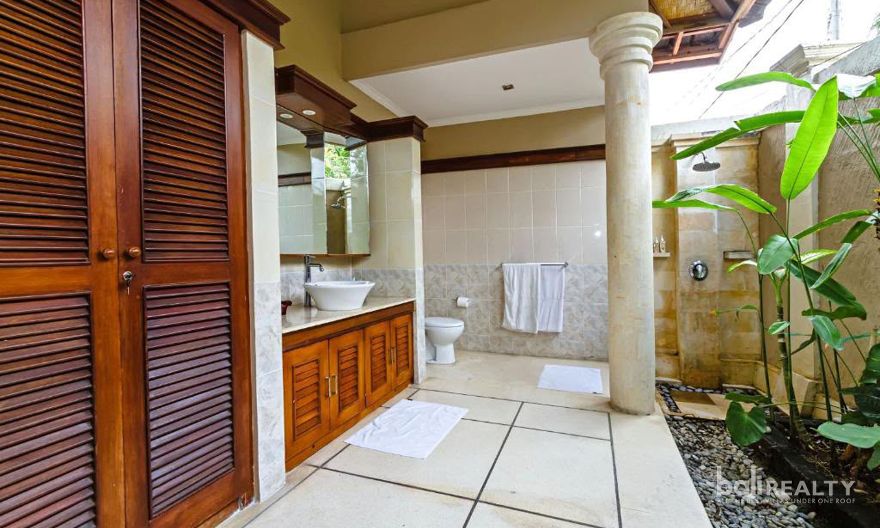 Spacious 3-Bedroom Villa in Prime Seminyak for Long-Term Rental 3011 — image 16