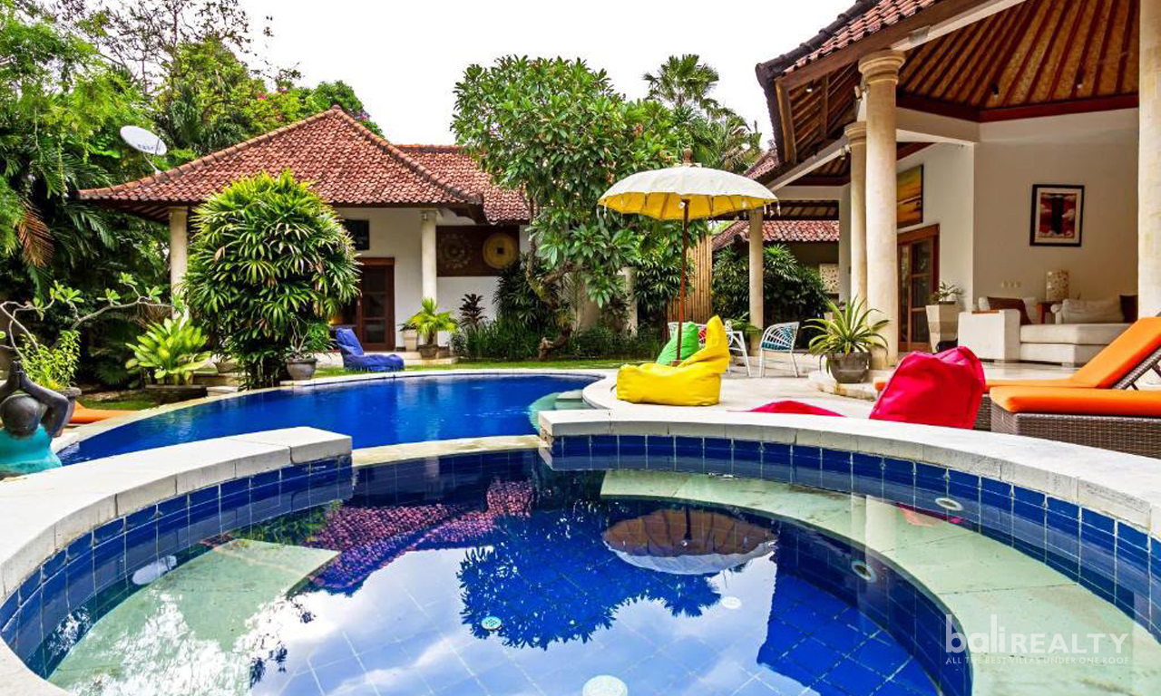 Spacious 3-Bedroom Villa in Prime Seminyak for Long-Term Rental 3011 — image 1