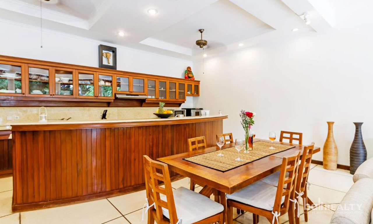 Spacious 3-Bedroom Villa in Prime Seminyak for Long-Term Rental 3011 — image 7