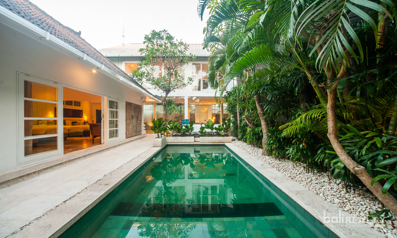Spacious 4-Bedroom Villa for Yearly Rental Near Petitenget Beach, Seminyak 3019