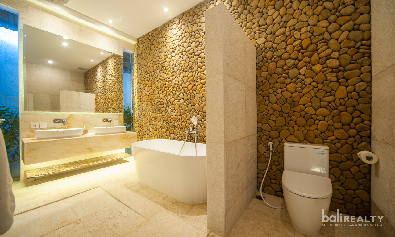 Spacious 4-Bedroom Villa for Yearly Rental Near Petitenget Beach, Seminyak 3019 — image 13