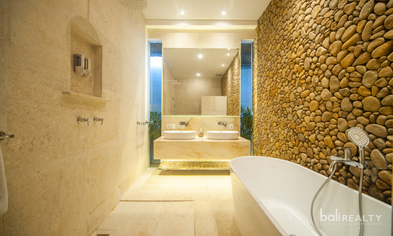 Spacious 4-Bedroom Villa for Yearly Rental Near Petitenget Beach, Seminyak 3019 — image 14