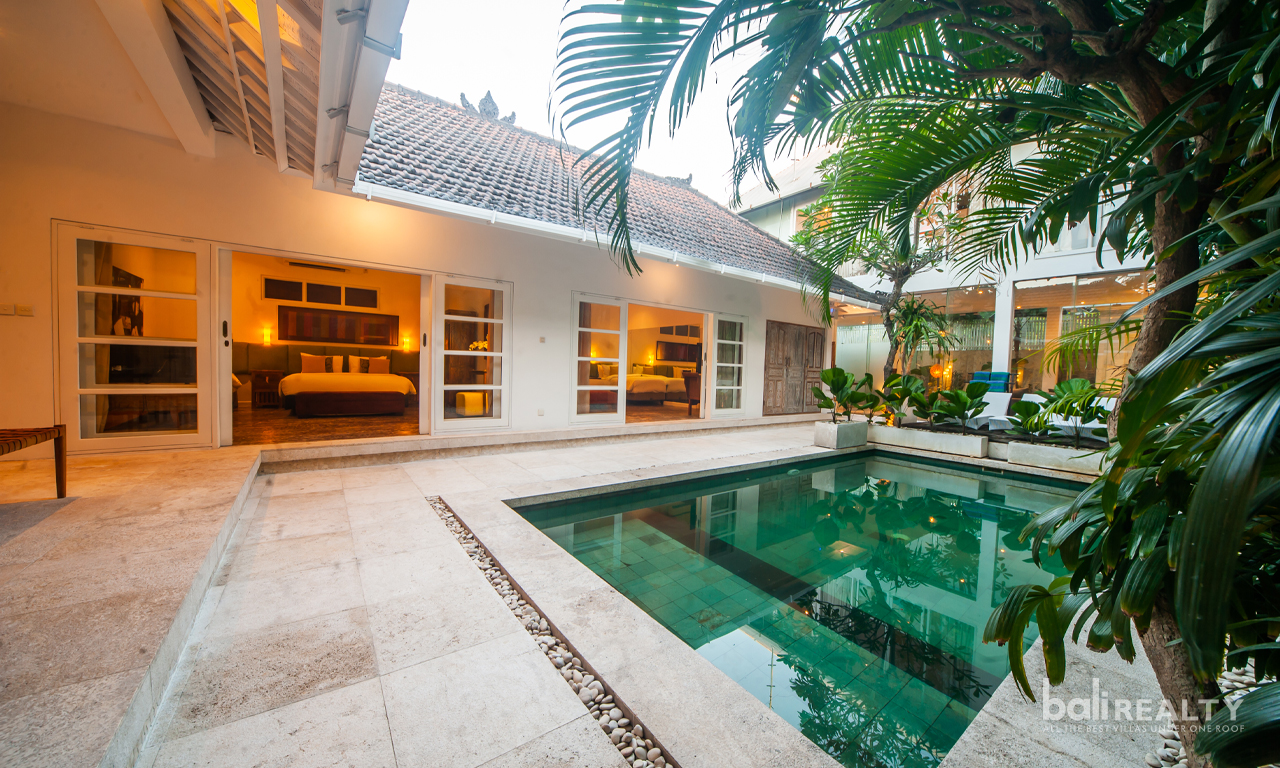 Spacious 4-Bedroom Villa for Yearly Rental Near Petitenget Beach, Seminyak 3019 — image 1