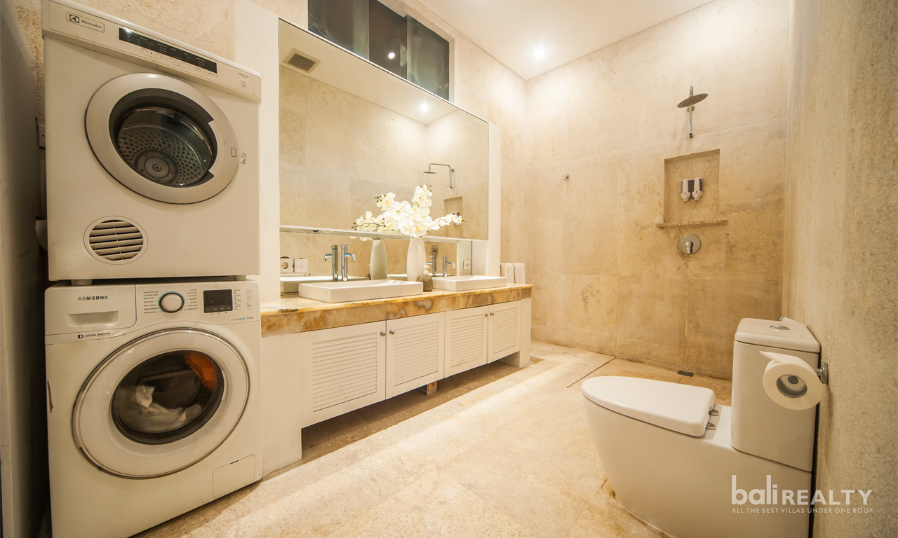 Spacious 4-Bedroom Villa for Yearly Rental Near Petitenget Beach, Seminyak 3019 — image 19