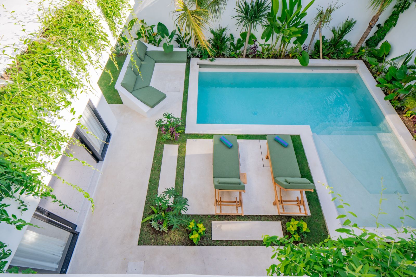 Spacious 4-Bedroom Villa with Rooftop Sunset Lounge for Yearly Rent in Umalas — image 15