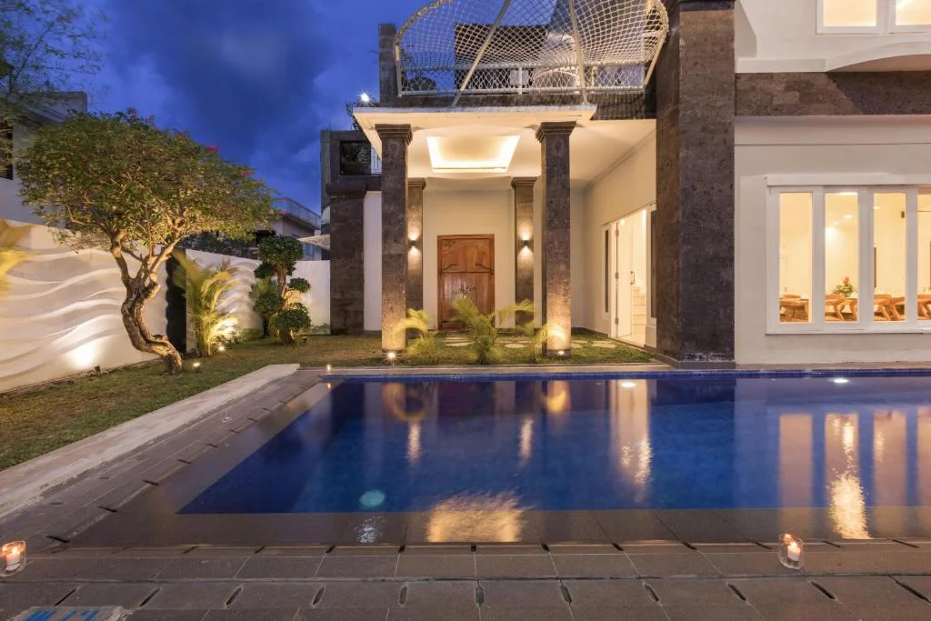 Spacious 5-Bedroom Jimbaran Villa with Private Pool, Billiard Room & Stunning Balcony Views — image 3